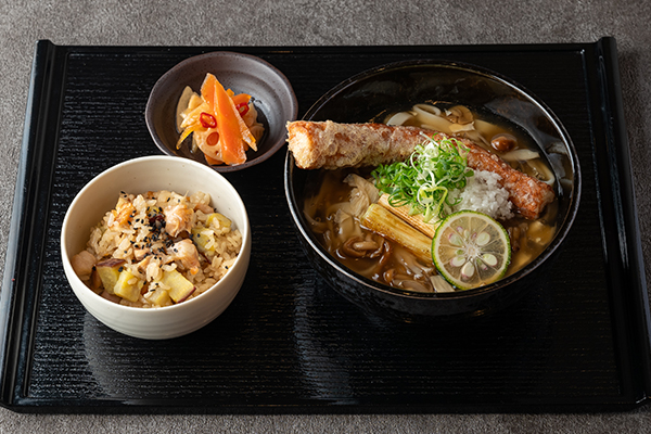 聖護院大根の湯葉餡かけうどん